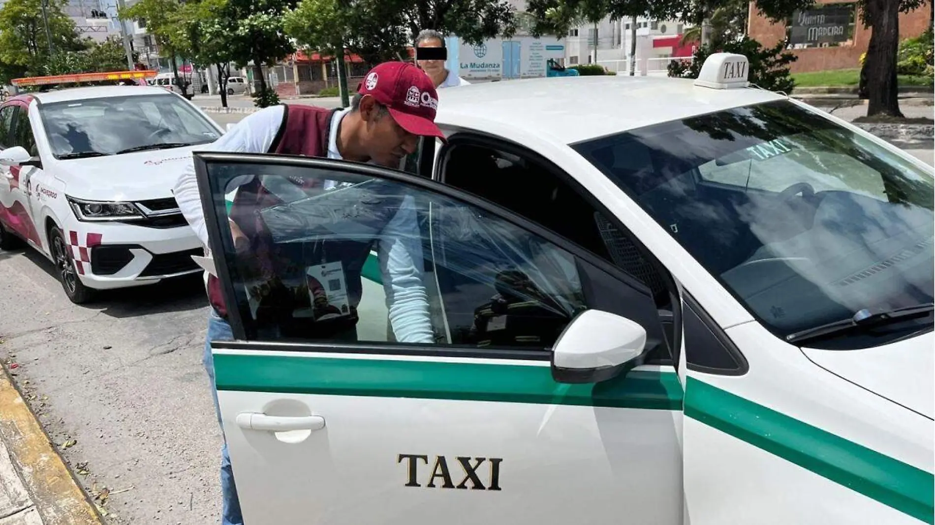 taxi cancun